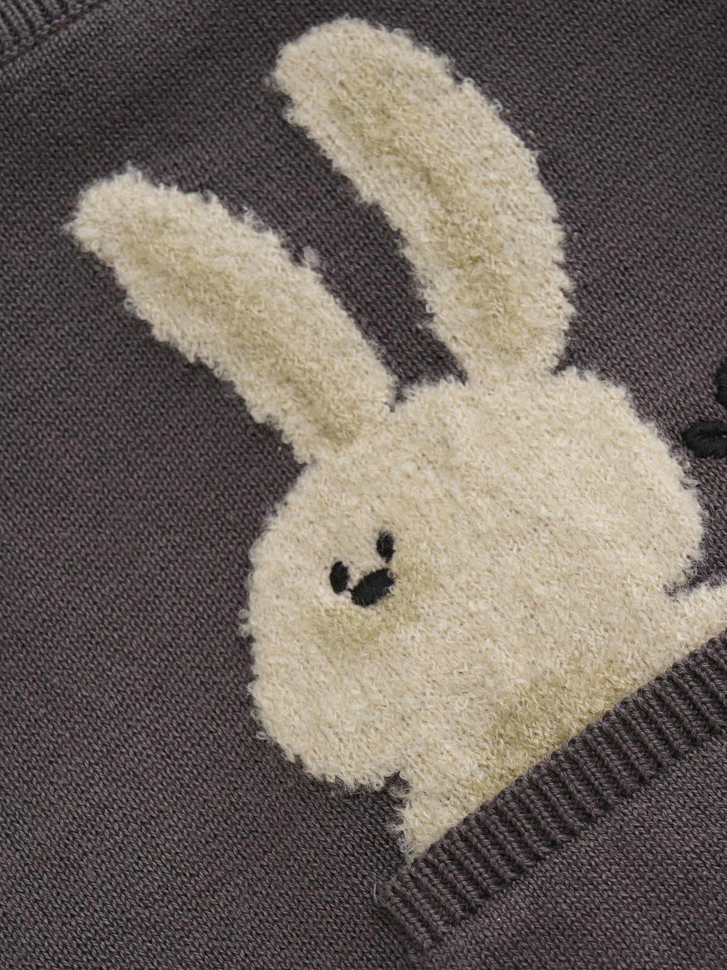 Baby Pullover mit Hasenmotiv und kleiner Tasche