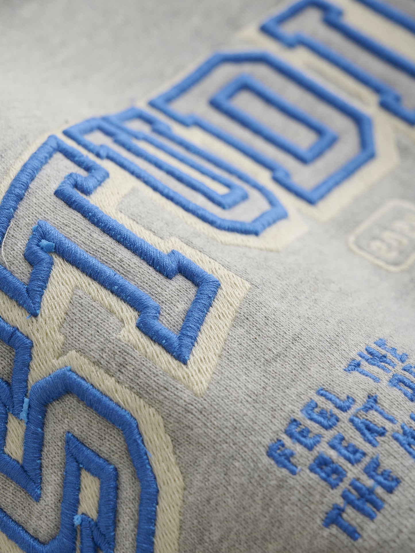 Oversized Daily Seven Sweatshirt, grau mit Stickerei