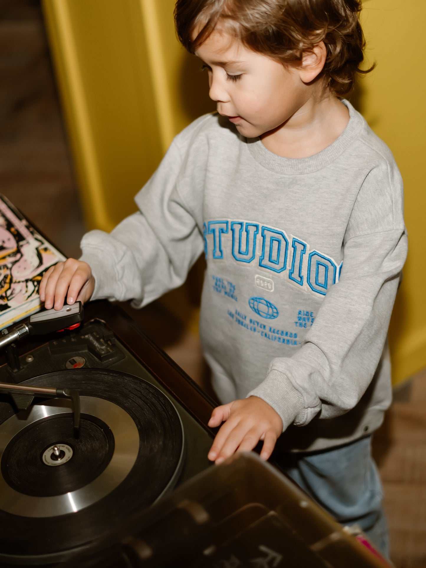 Oversized Daily Seven Sweatshirt, grau mit Stickerei