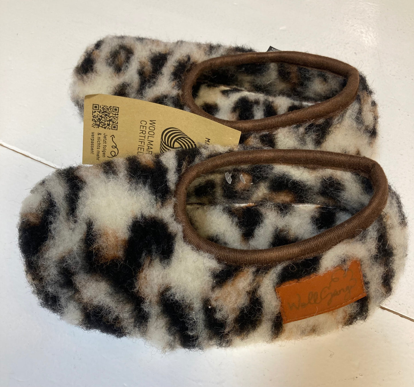 Hausschuhe "Leo Print" Balerina, 100% Schurwolle mit Ledersohle